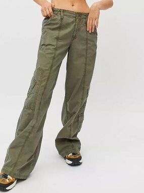 BDG Y2K Low Rise Wide-Leg Cargo Pants in Olive